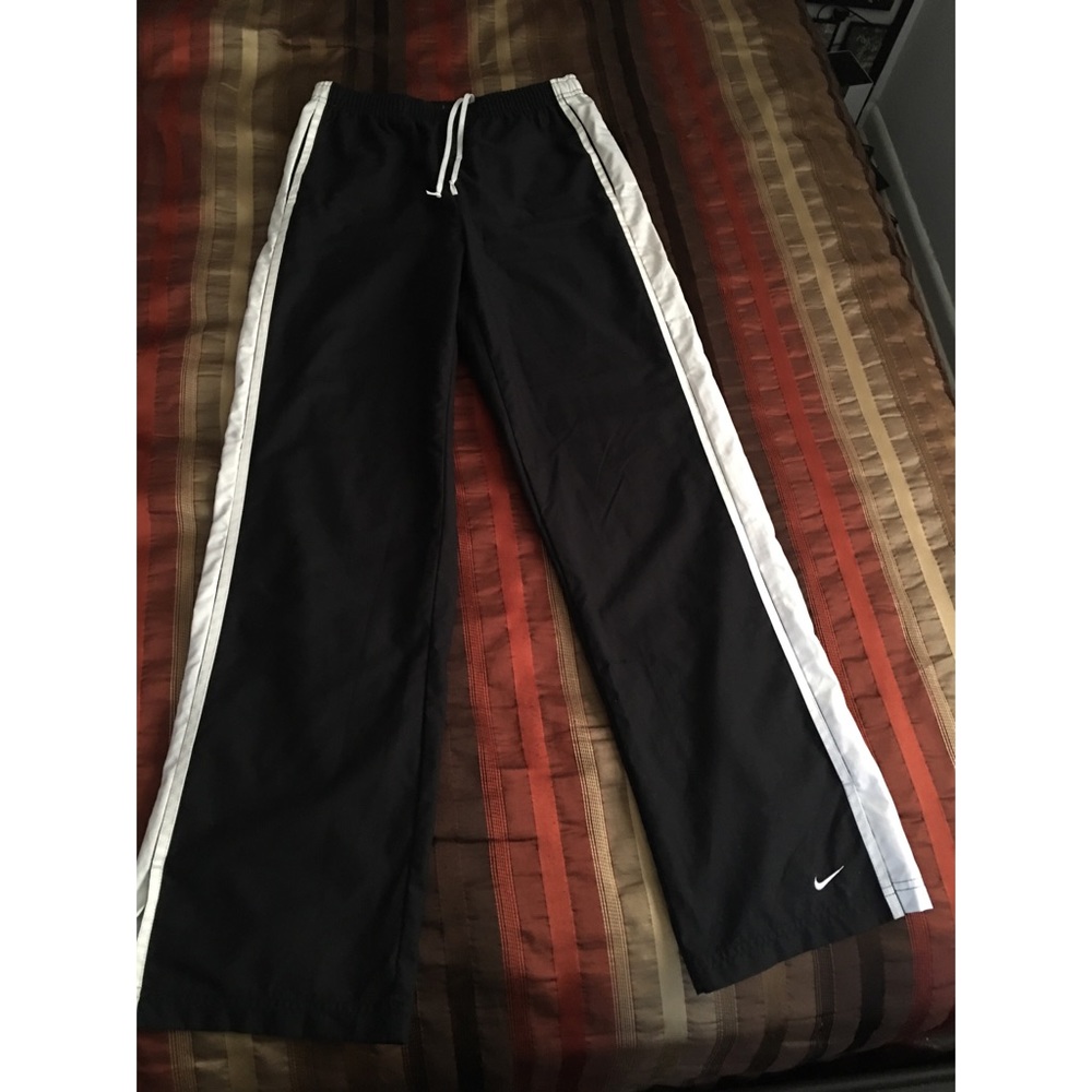 COPY - Nike track pants